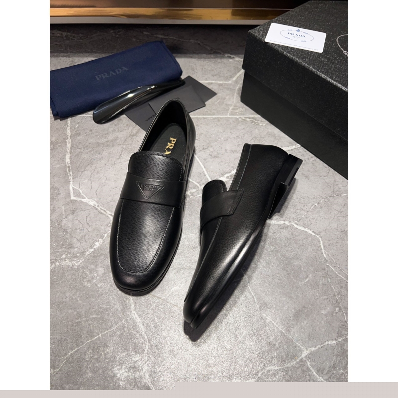 Pra*a leather shoes